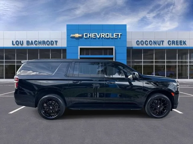 2023 Chevrolet Suburban RST photo 9