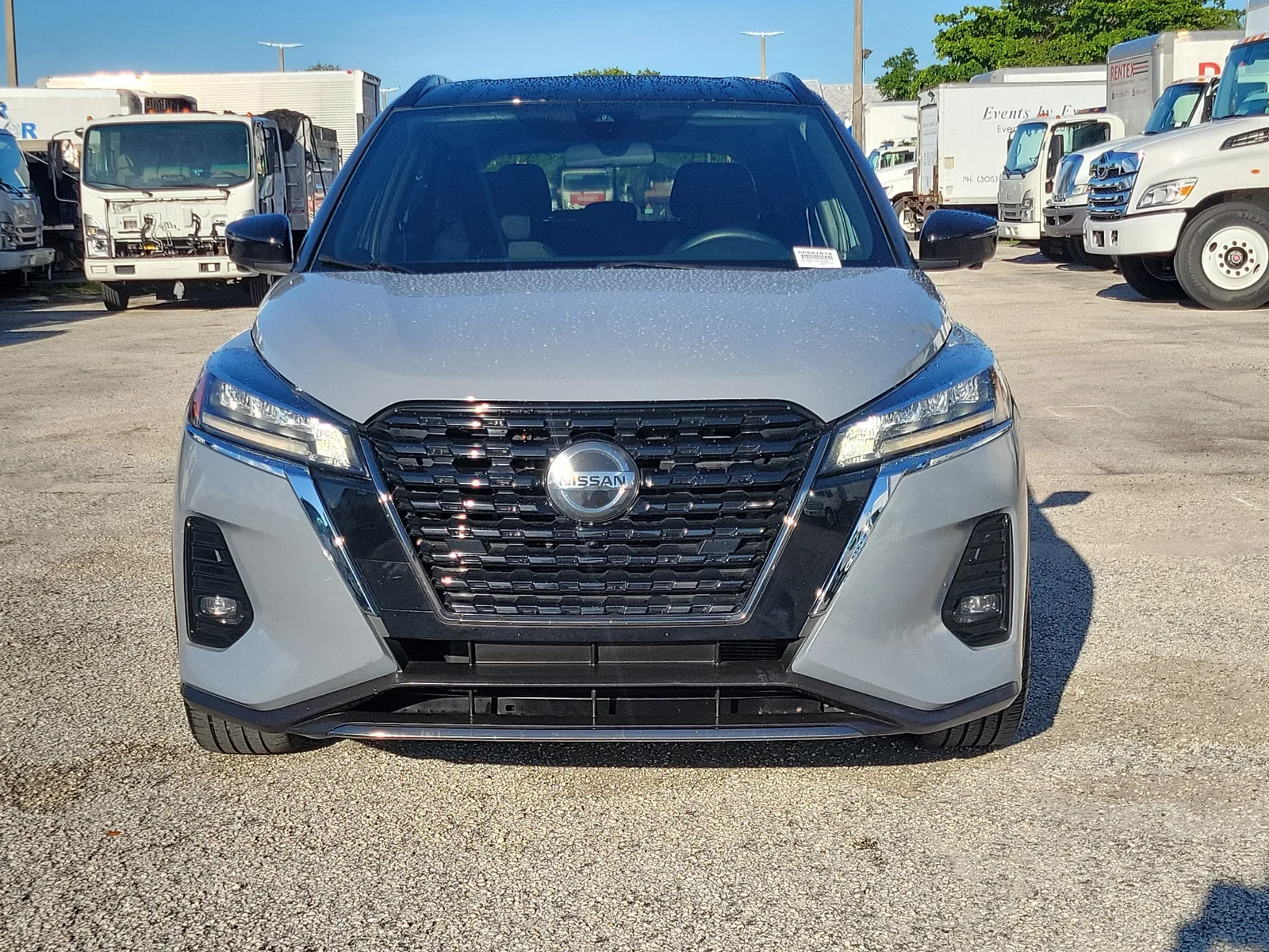 2021 Nissan Kicks SR photo 8