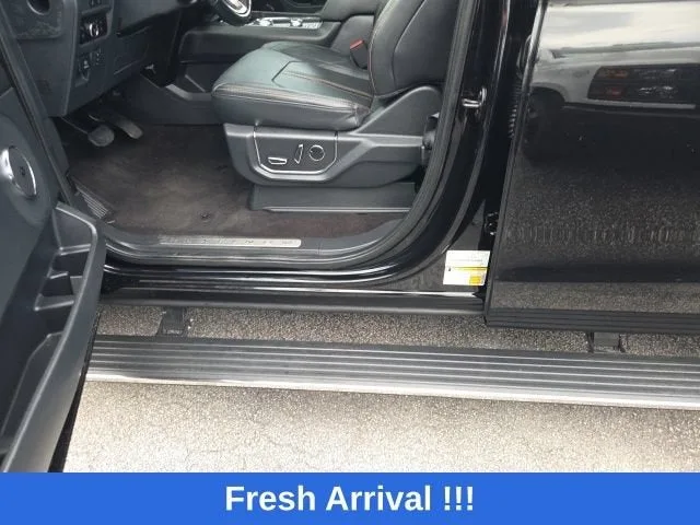 2023 Ford Expedition Platinum photo 8