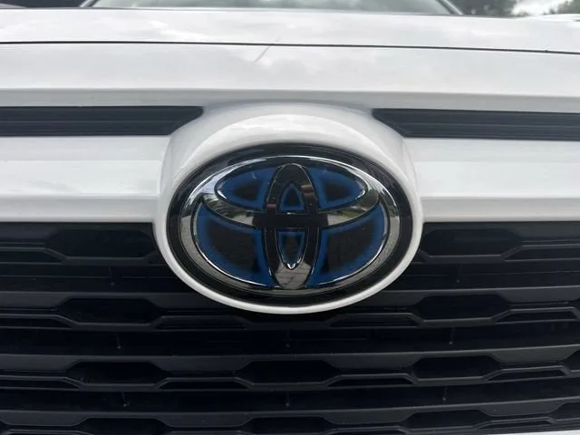 2023 Toyota RAV4 Hybrid XLE photo 10