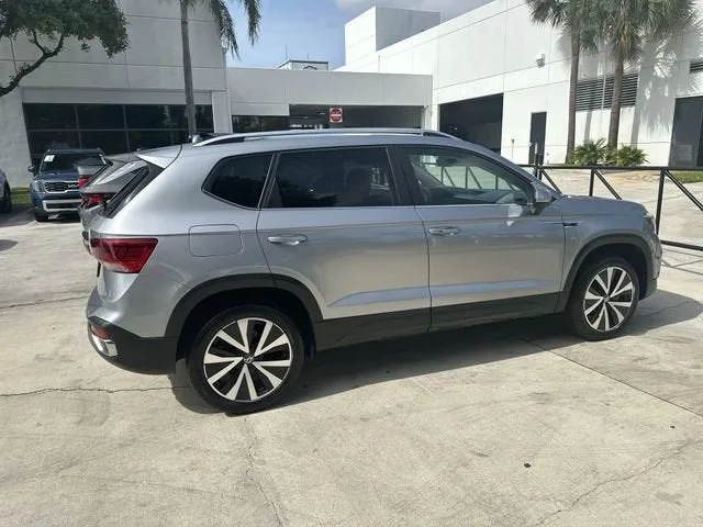 2024 Volkswagen Taos SE photo 21