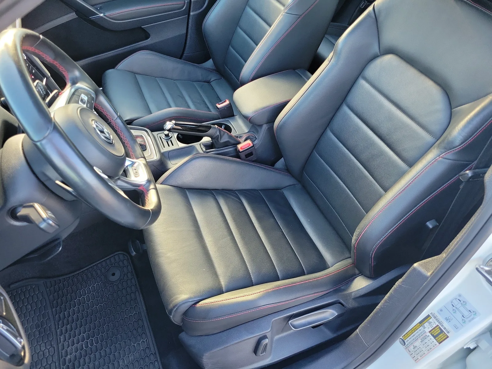 2021 Volkswagen Golf GTI S photo 17