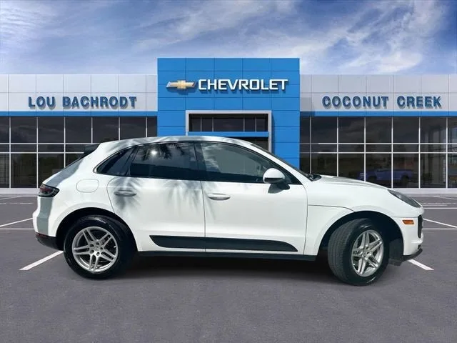 2020 Porsche Macan 4DR AWD photo 9