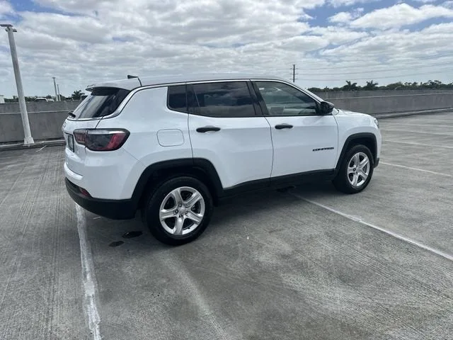 2023 Jeep Compass Sport photo 34