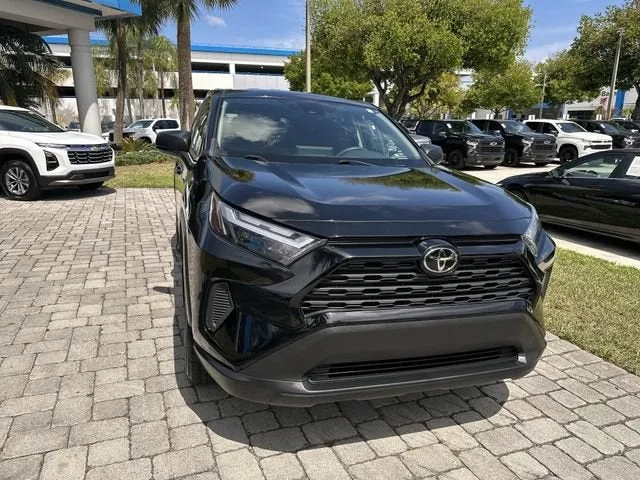 2024 Toyota RAV4 LE photo 17