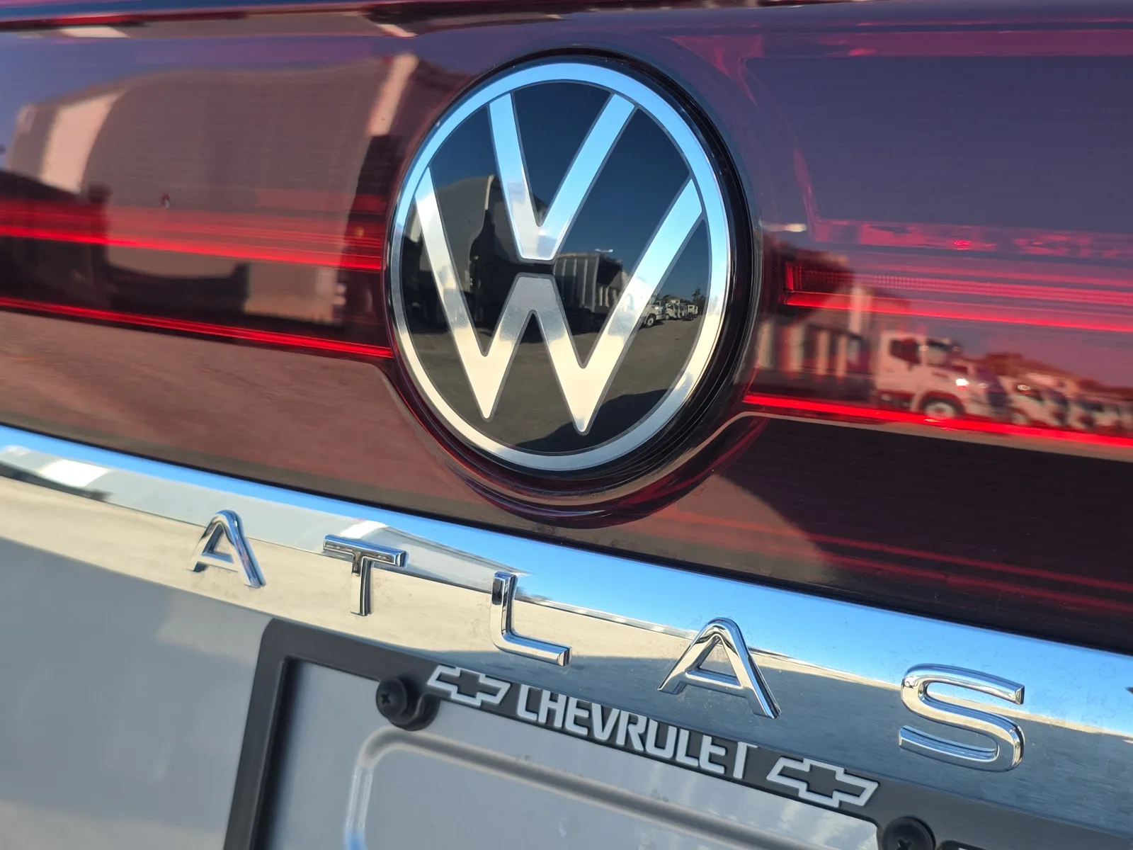 2026 Volkswagen Atlas 2.0T SE w/Technology photo 9