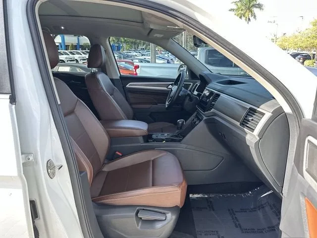 2022 Volkswagen Atlas 2.0T SE w/Technology photo 29