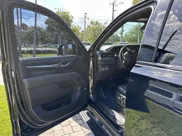 2021 GMC Yukon Denali photo 22