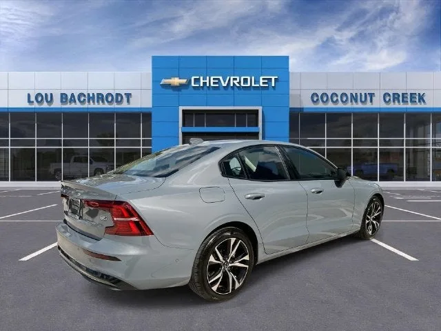 2024 Volvo S60 Plus Dark Theme photo 8