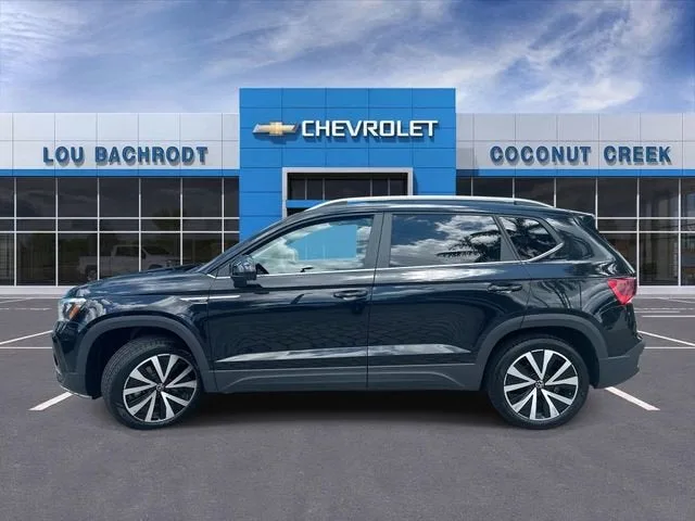 2024 Volkswagen Taos SE photo 5