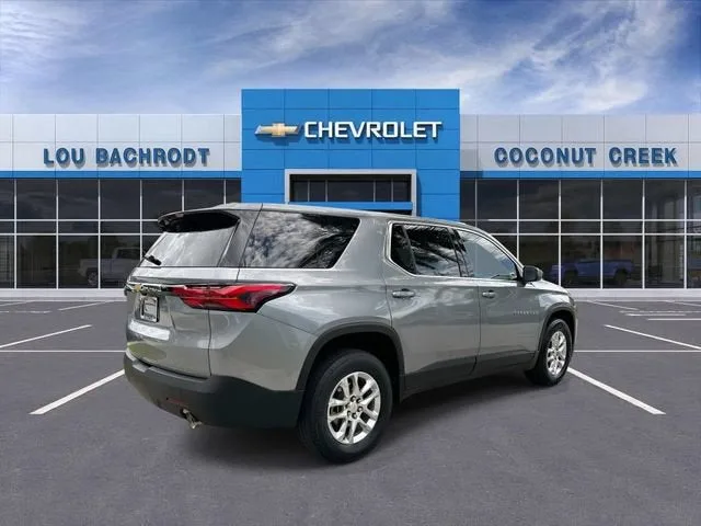 2023 Chevrolet Traverse LS photo 8