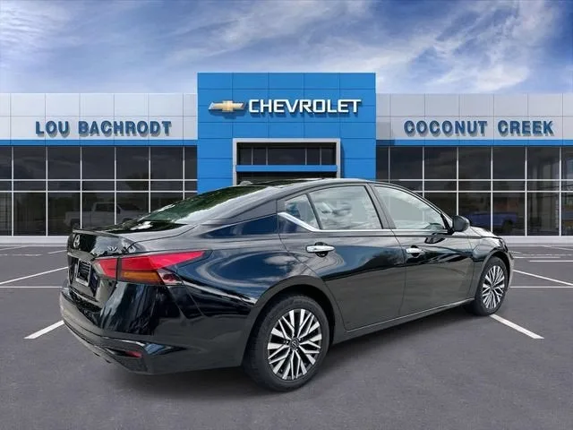 2024 Nissan Altima 2.5 SV photo 8