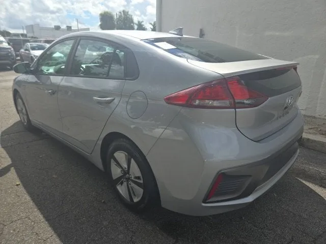2020 Hyundai Ioniq Hybrid Blue photo 6