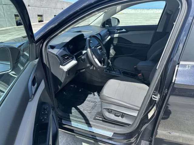 2024 Volkswagen Taos SE photo 30