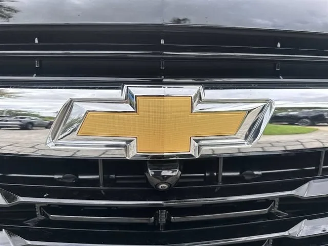 2026 Chevrolet Suburban LS photo 10