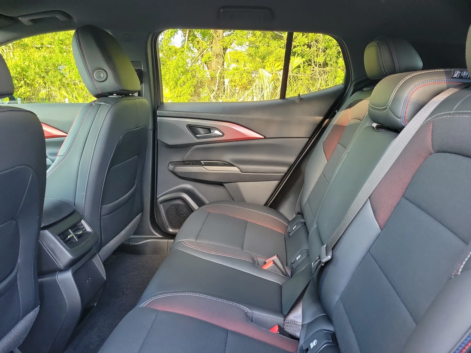 2024 Chevrolet Equinox EV RS photo 15