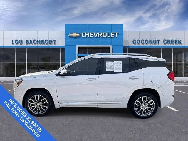 2024 GMC Terrain Denali photo 5