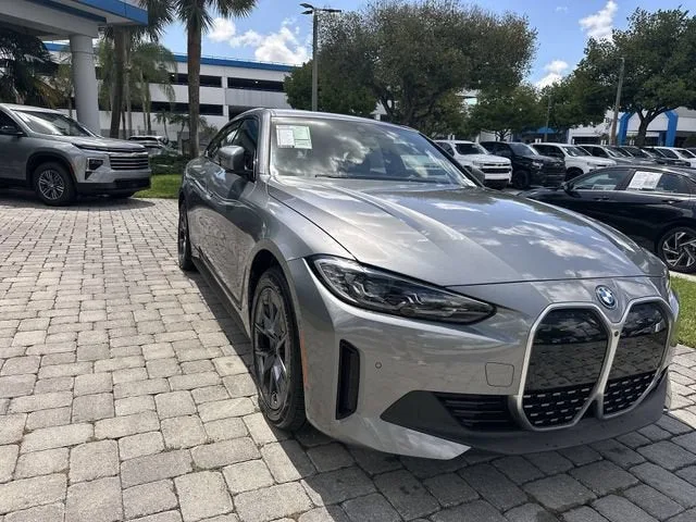 2023 BMW i4 eDrive35 photo 16