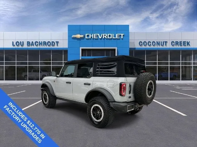 2023 Ford Bronco Base photo 6