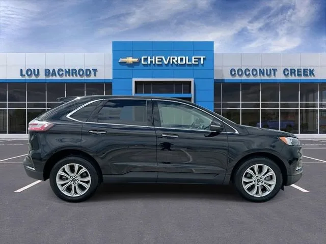 2024 Ford Edge Titanium photo 9