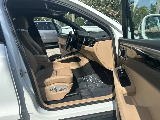2020 Porsche Macan 4DR AWD photo 29