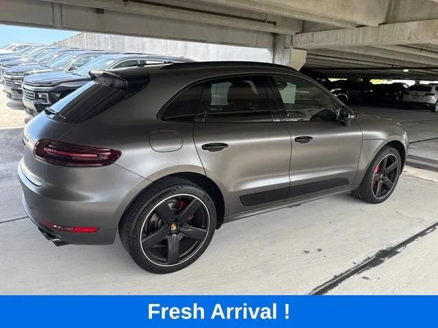 2018 Porsche Macan Turbo photo 14
