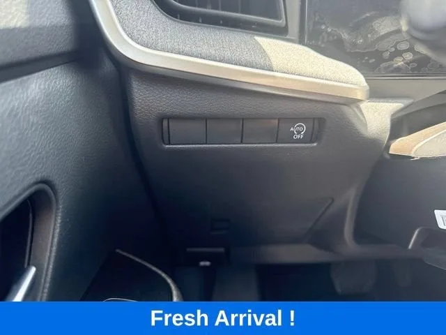 2025 Nissan Kicks SV photo 9