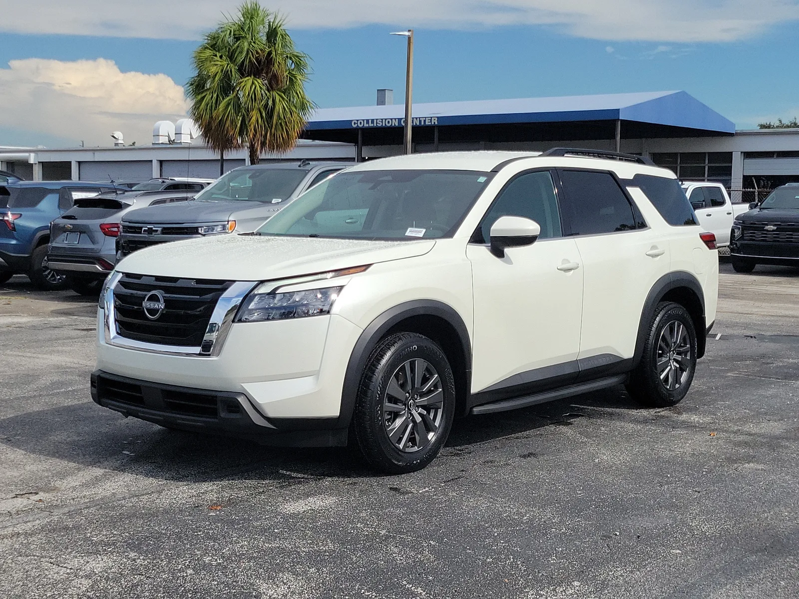 2024 Nissan Pathfinder SV photo 6