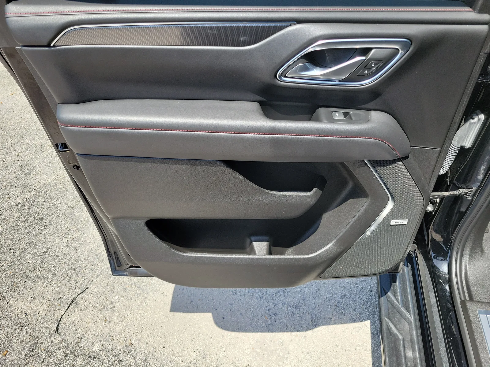 2023 Chevrolet Suburban RST photo 18