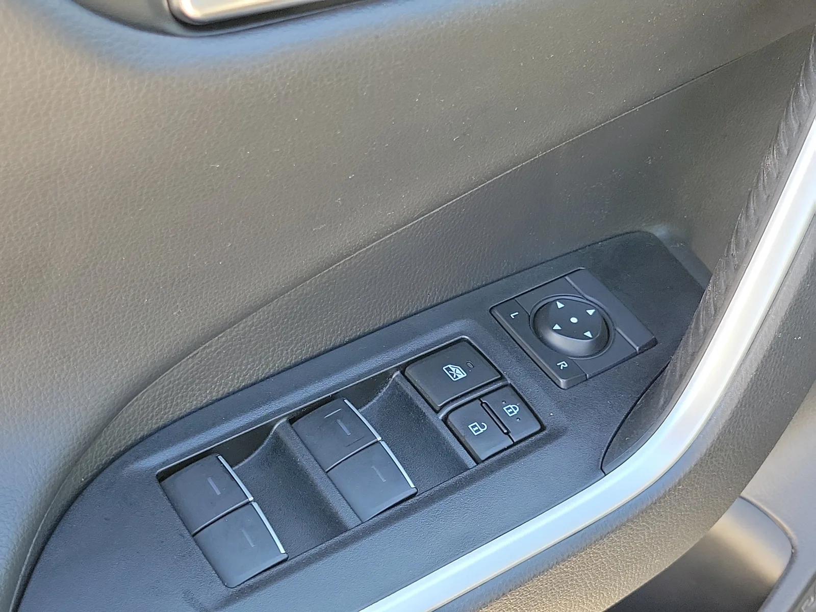 2024 Toyota RAV4 Adventure photo 24