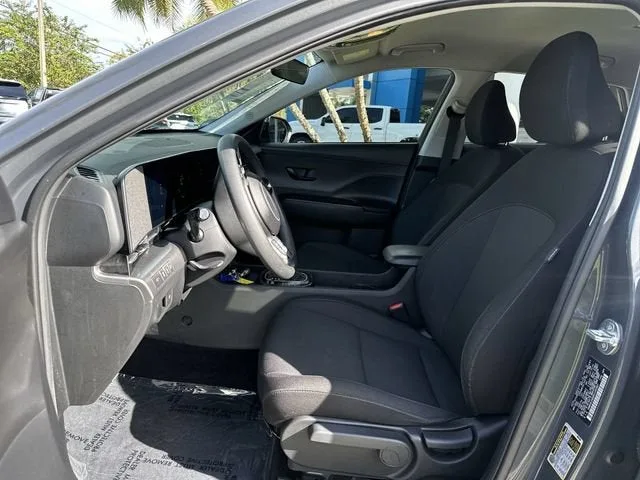 2024 Hyundai Kona SE photo 30