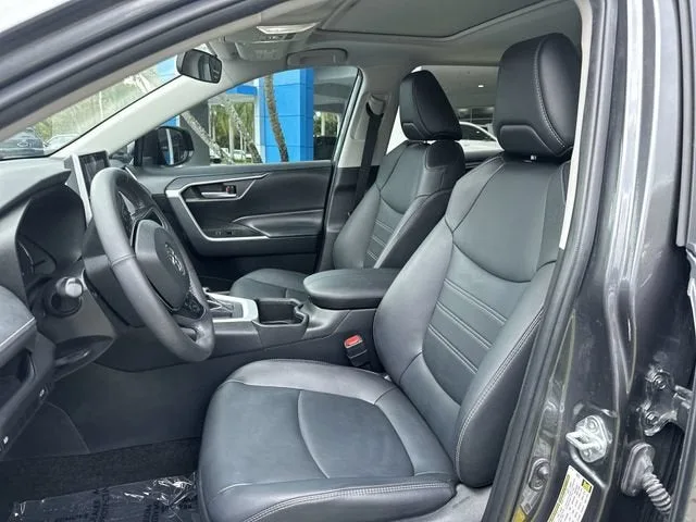 2024 Toyota RAV4 XLE Premium photo 30