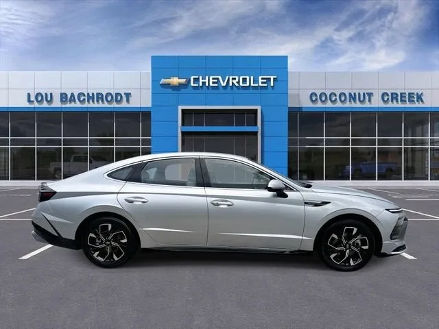 2024 Hyundai Sonata SEL photo 9