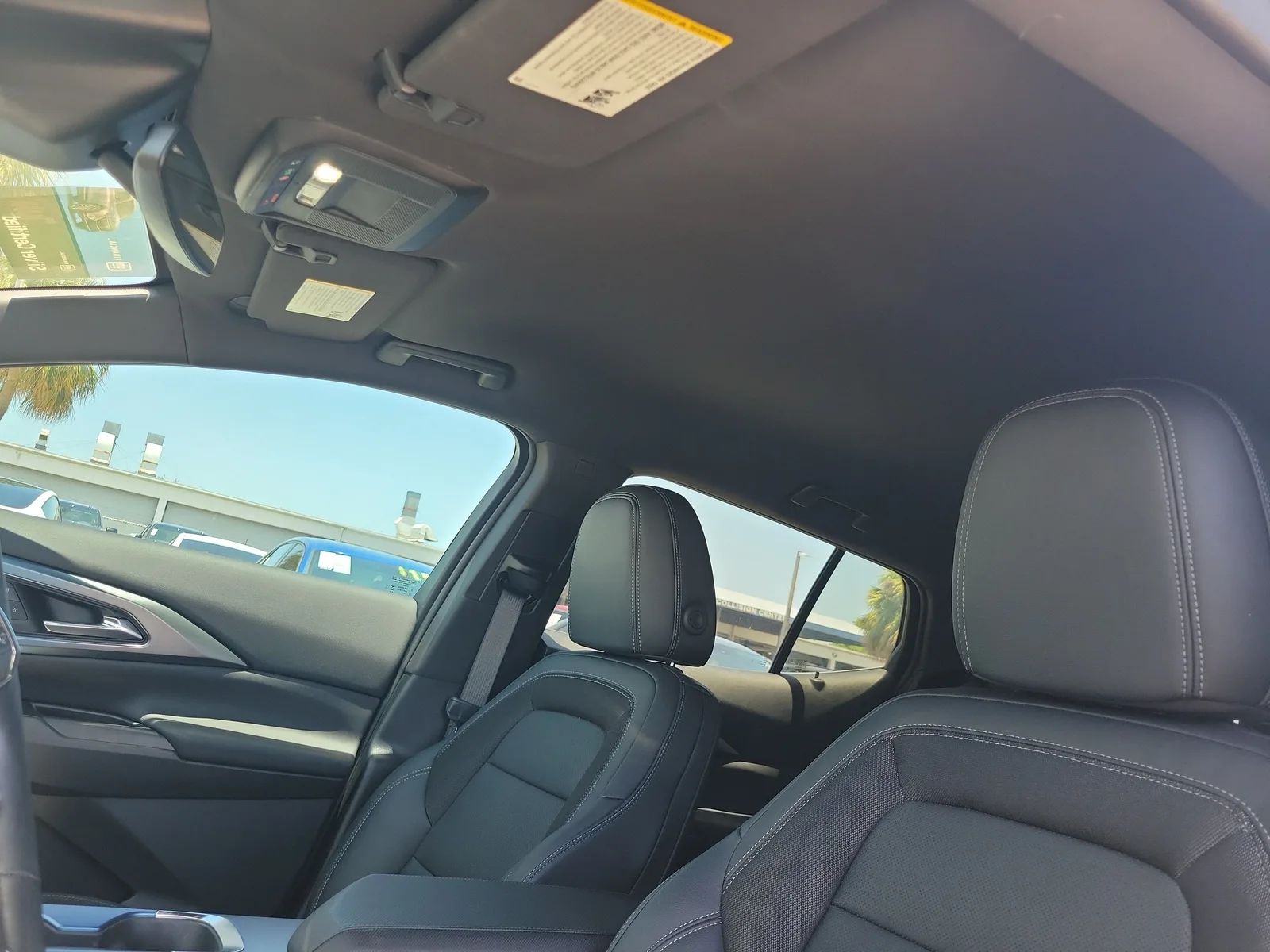 2024 Chevrolet Equinox EV 2LT photo 13