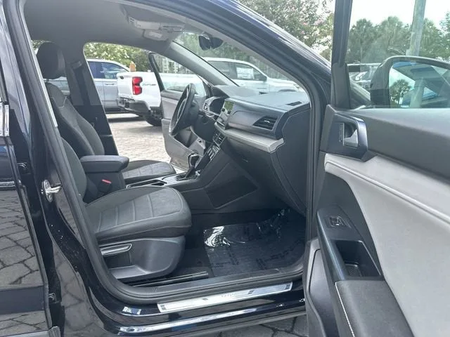 2024 Volkswagen Taos SE photo 29