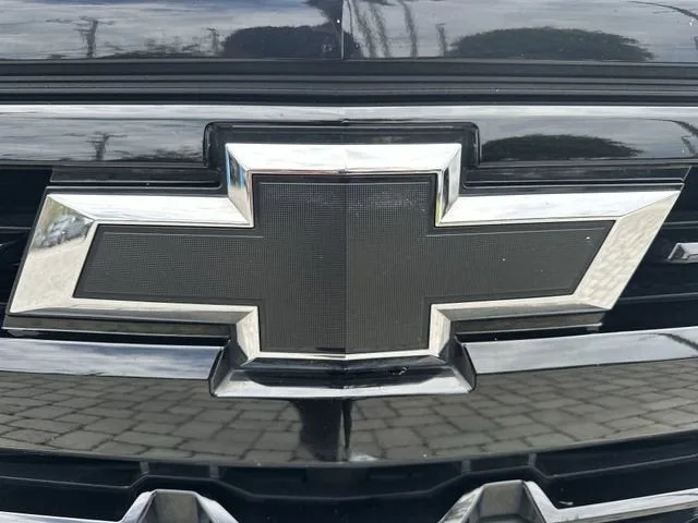 2024 Chevrolet Silverado 1500 RST photo 10