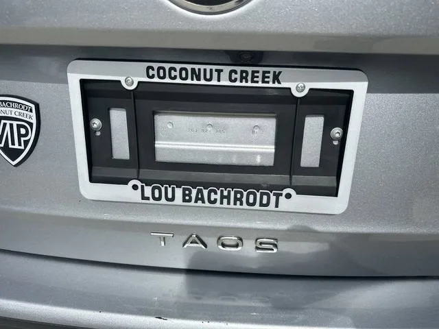 2024 Volkswagen Taos SE photo 13