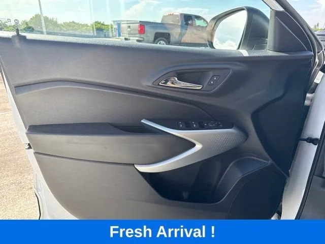 2025 Chevrolet Trax LS photo 11