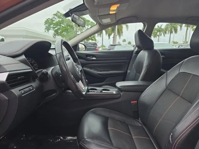 2022 Nissan Altima 2.5 SR photo 22