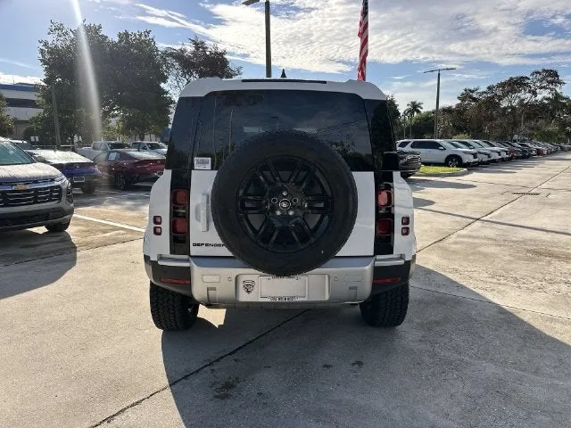 2025 Land Rover Defender S photo 36