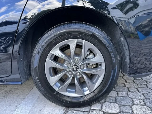 2026 Toyota Sienna XLE photo 11