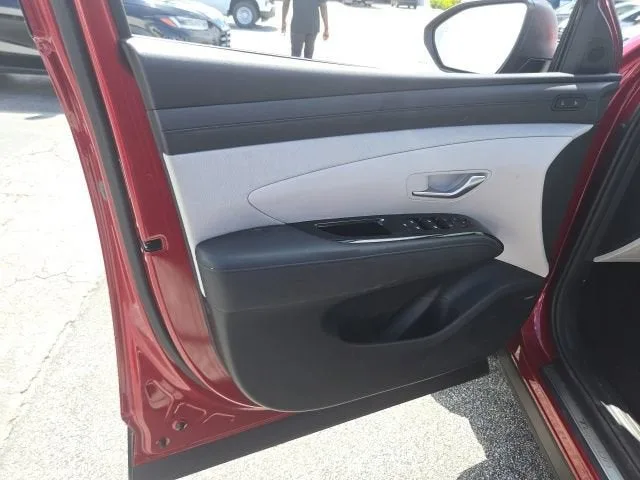 2025 Hyundai Tucson Limited photo 7
