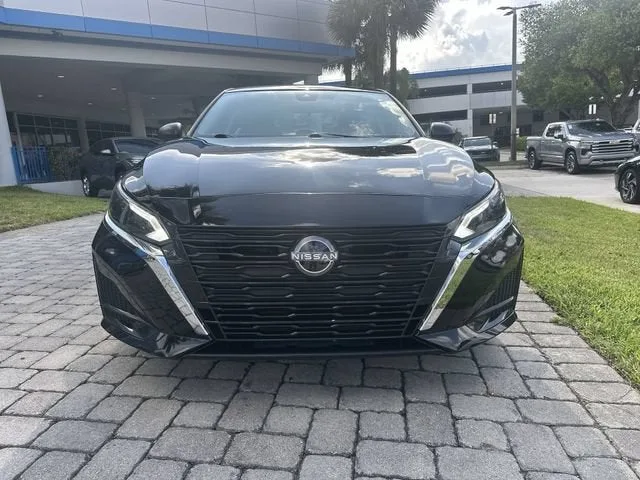 2025 Nissan Altima SV photo 19