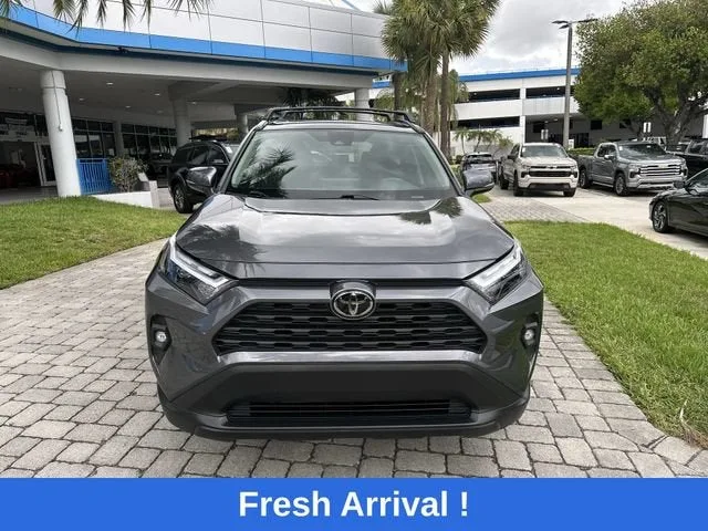 2024 Toyota RAV4 XLE Premium photo 18