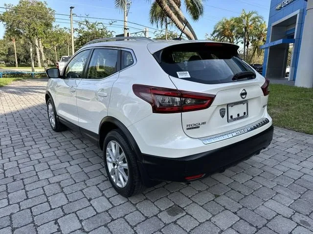 2022 Nissan Rogue Sport SV photo 33