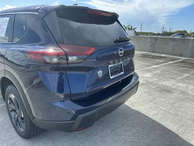 2024 Nissan Rogue SV photo 12