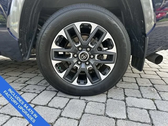 2022 Toyota Tundra 4WD Limited photo 11