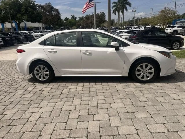 2024 Toyota Corolla LE photo 14