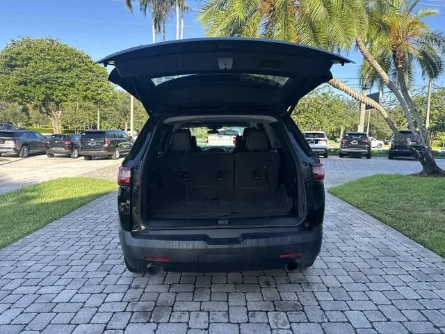 2021 Chevrolet Traverse LT Leather photo 28