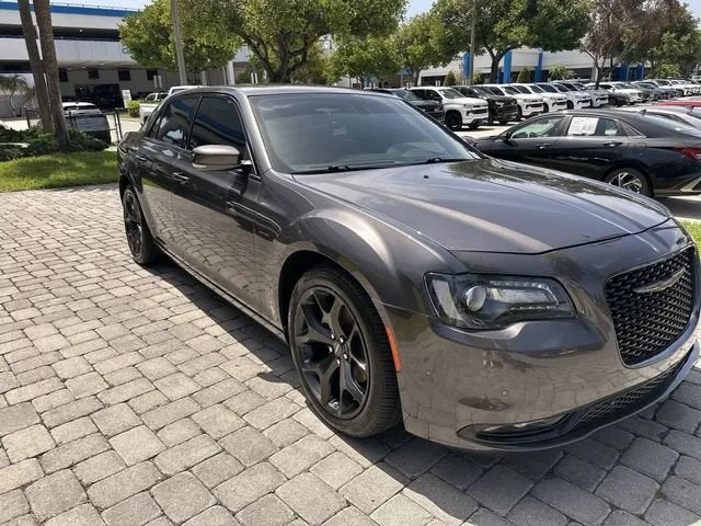 2023 Chrysler 300 300S photo 16